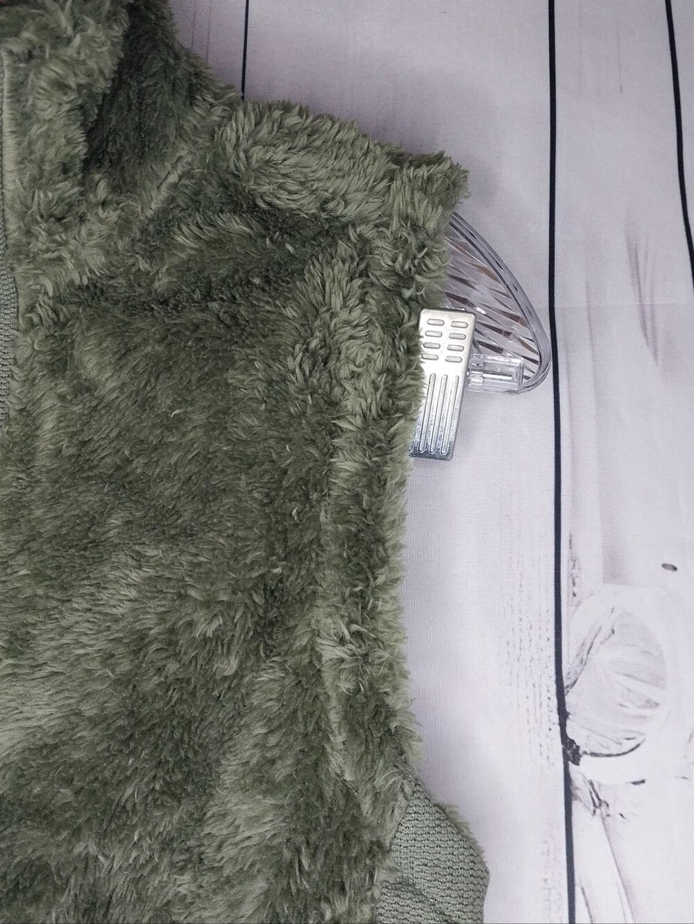 The North Face Furry Fleece Athleisure Utility Cozy Vest In Olive Green NWT - Picture 5 of 12